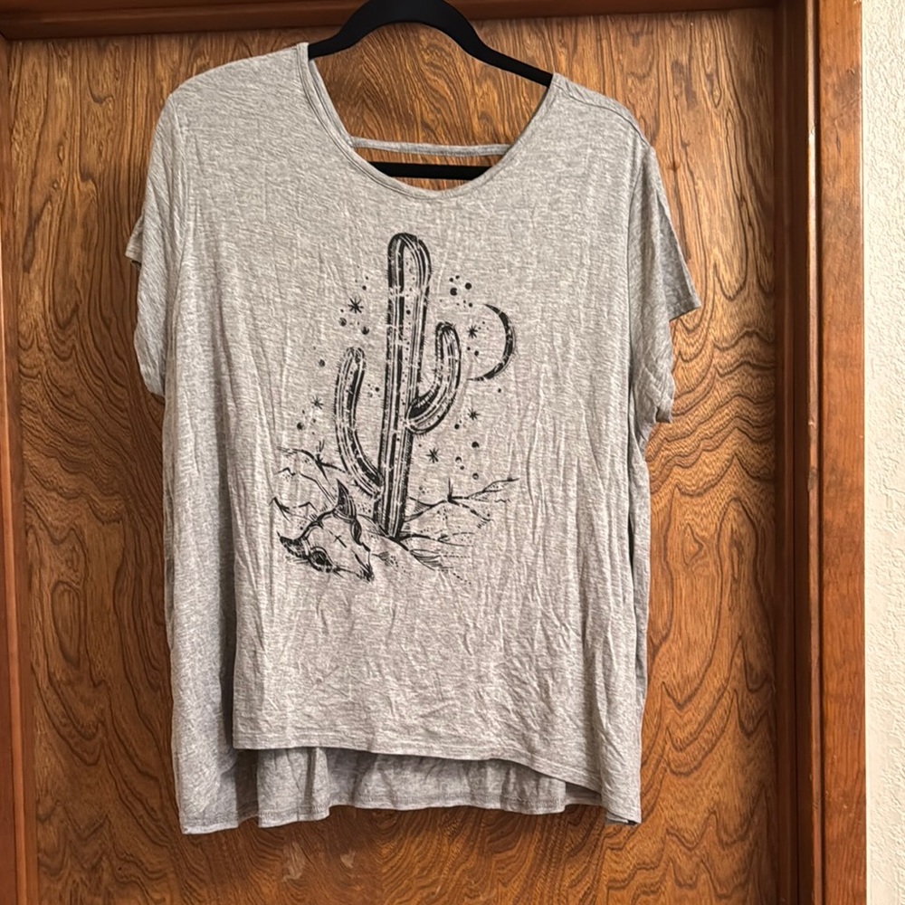 Roper- Gray Cactus Print Women's Top